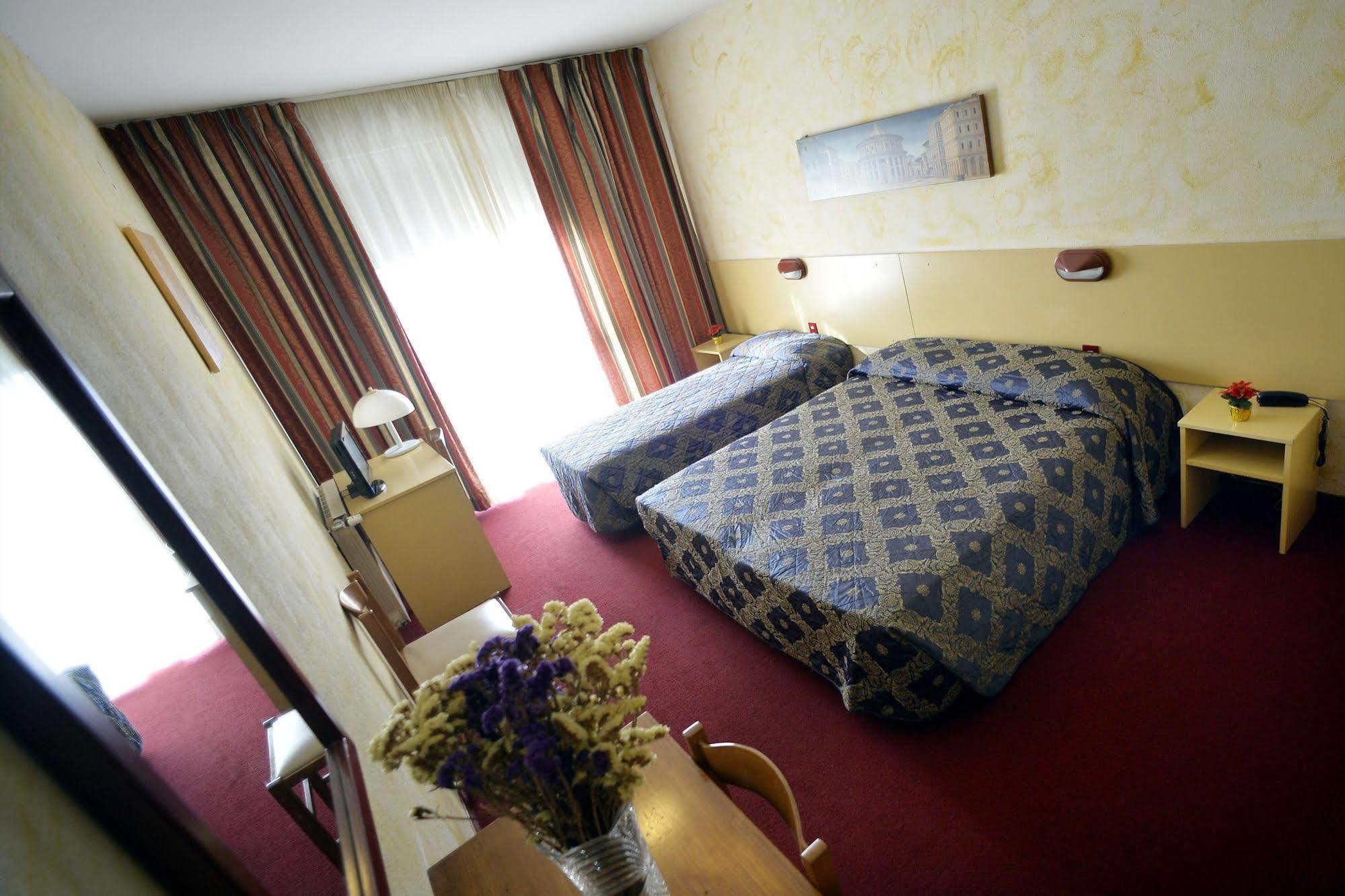 Hotel Corolle Florens Exteriör bild