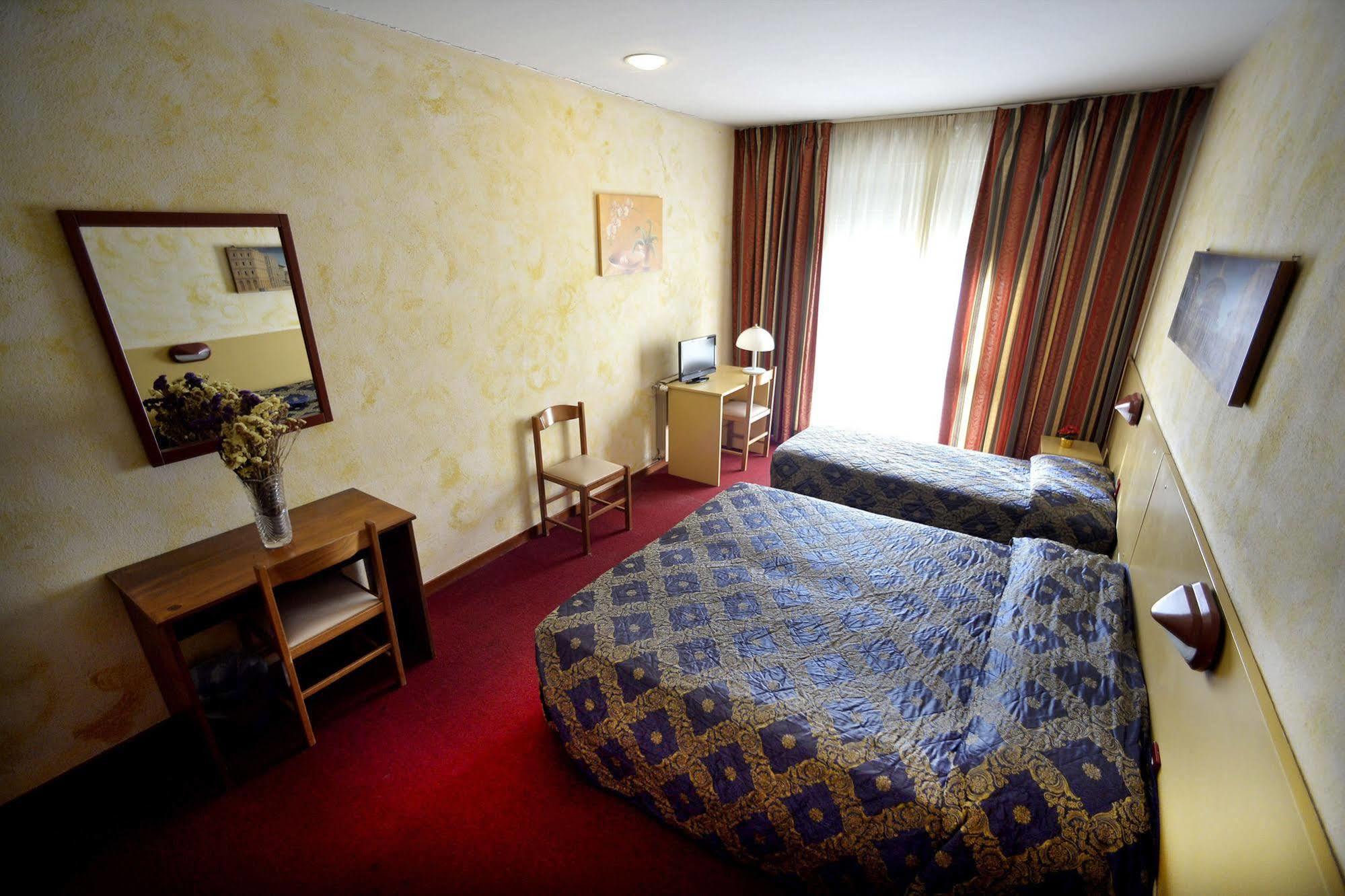 Hotel Corolle Florens Exteriör bild